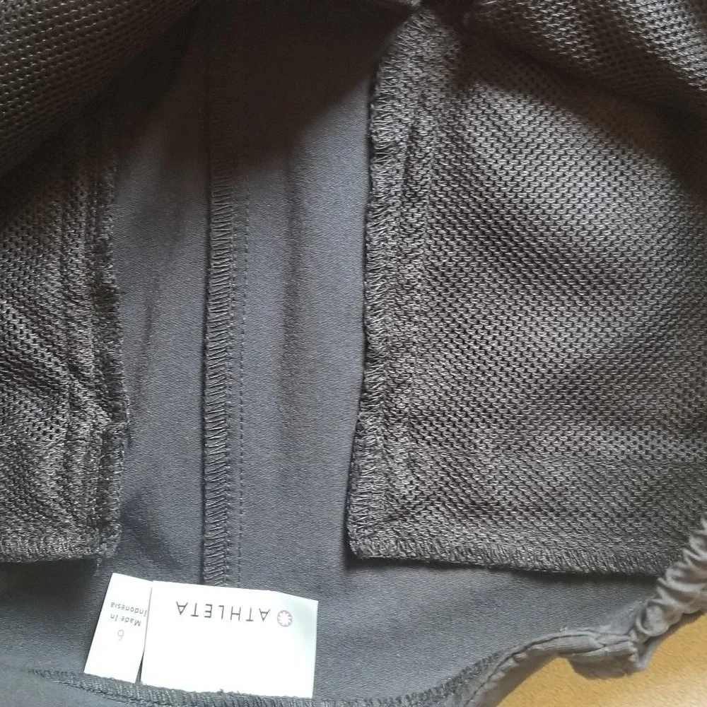 Athleta Womens Shorts sz 6, Black - Picture 12 of 13